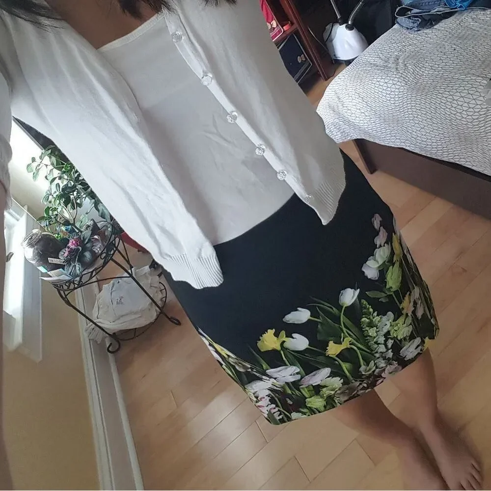 Victoria Beckham Women's Black Satin Photo TOP+Skirt FLORAL Tulip S,M,L,1X - Picture 4 of 5